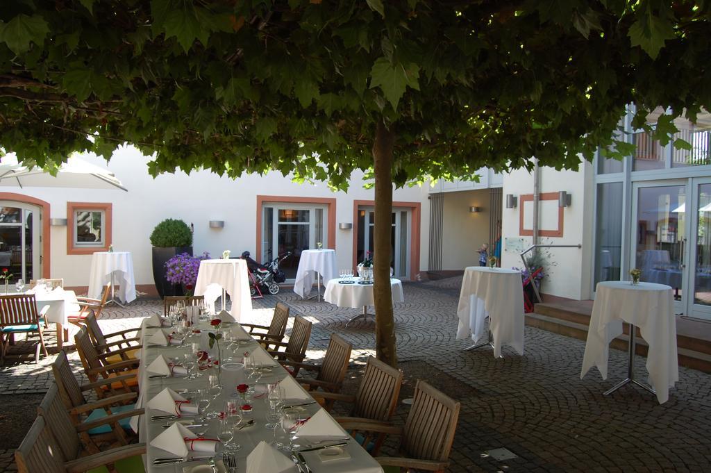 Landhotel Zum Schwanen Mit Restaurant Mona Liza Osthofen Екстер'єр фото